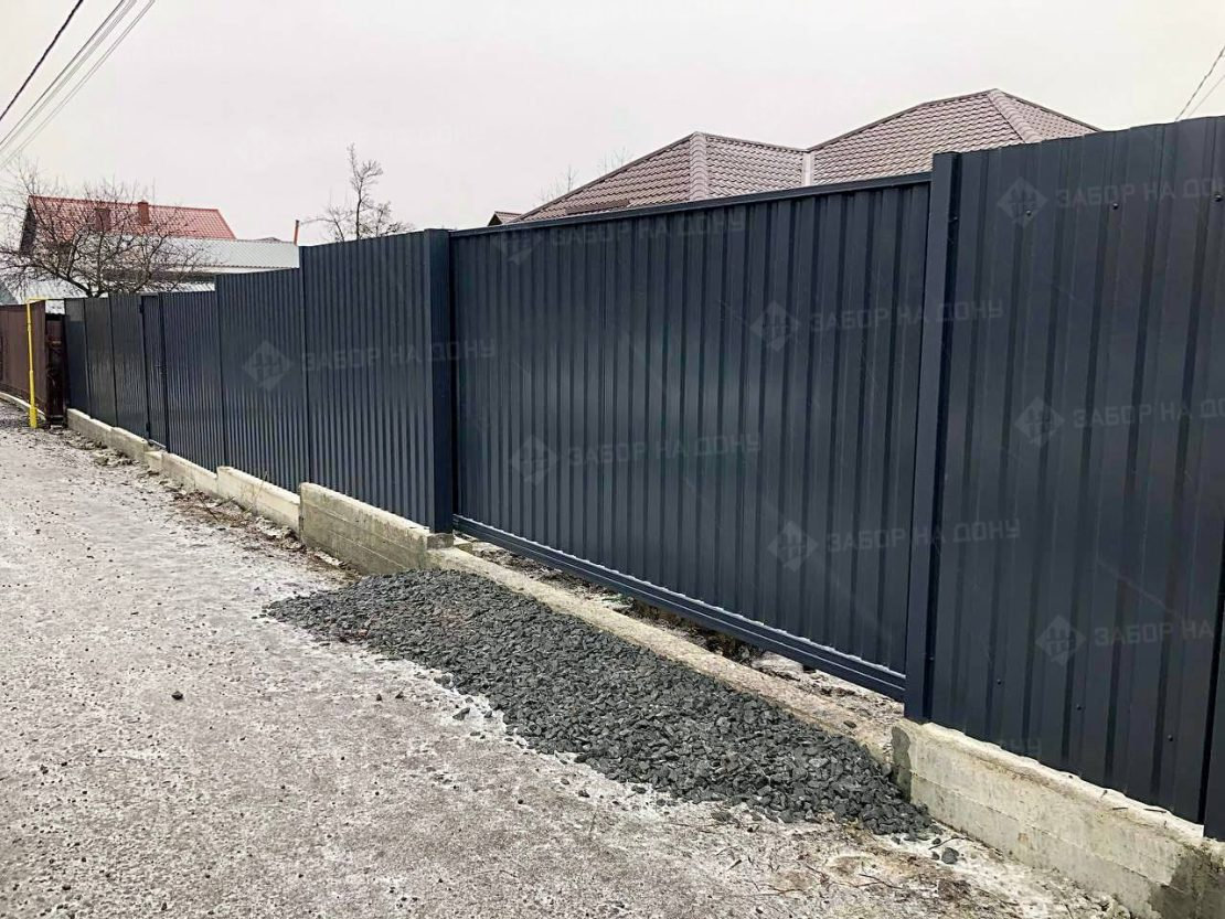 Откатные ворота из профлиста  в Горловке
